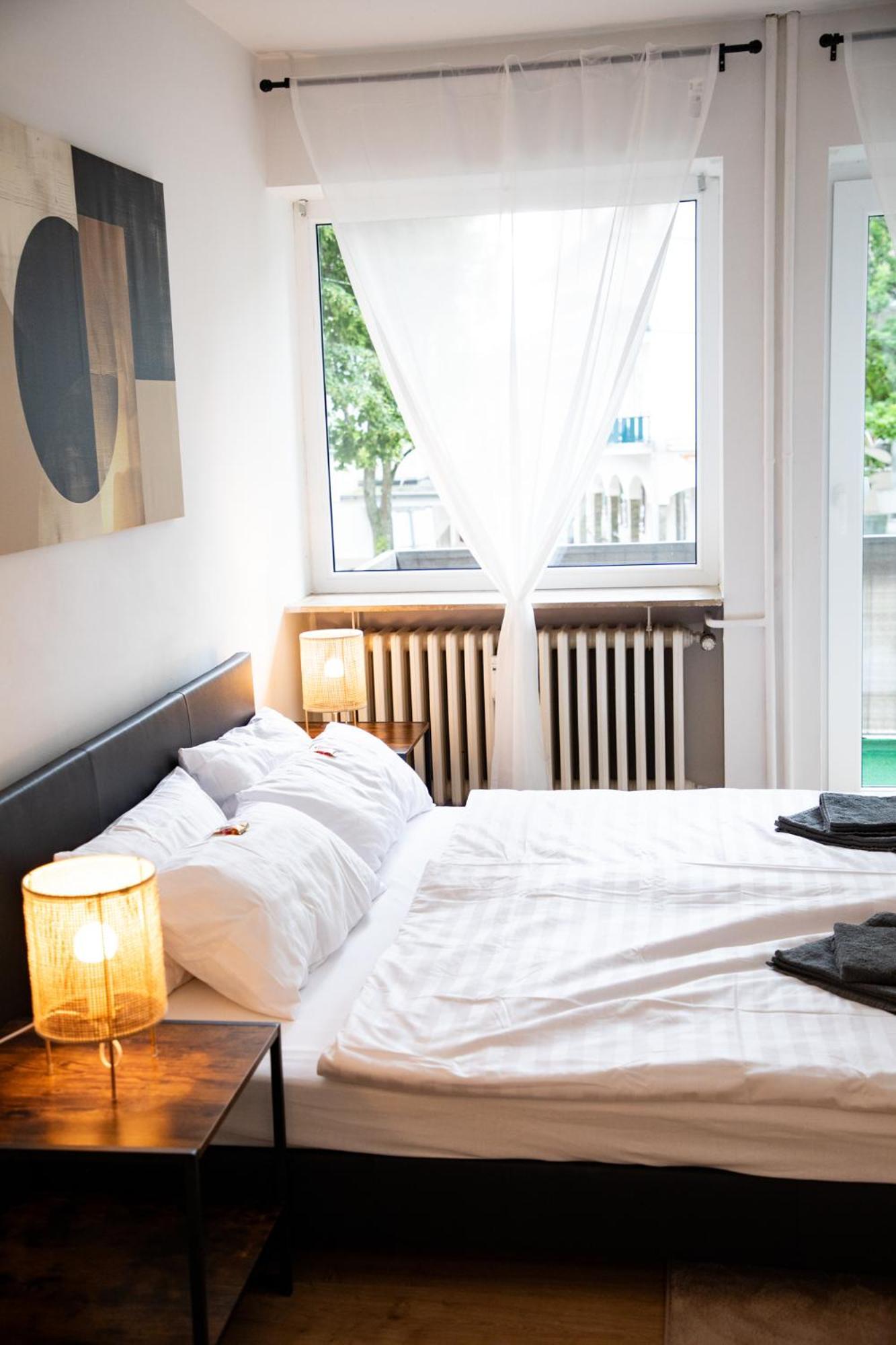 Me Living Bad Pyrmont Innenstadt 10 Meter Balkon المظهر الخارجي الصورة