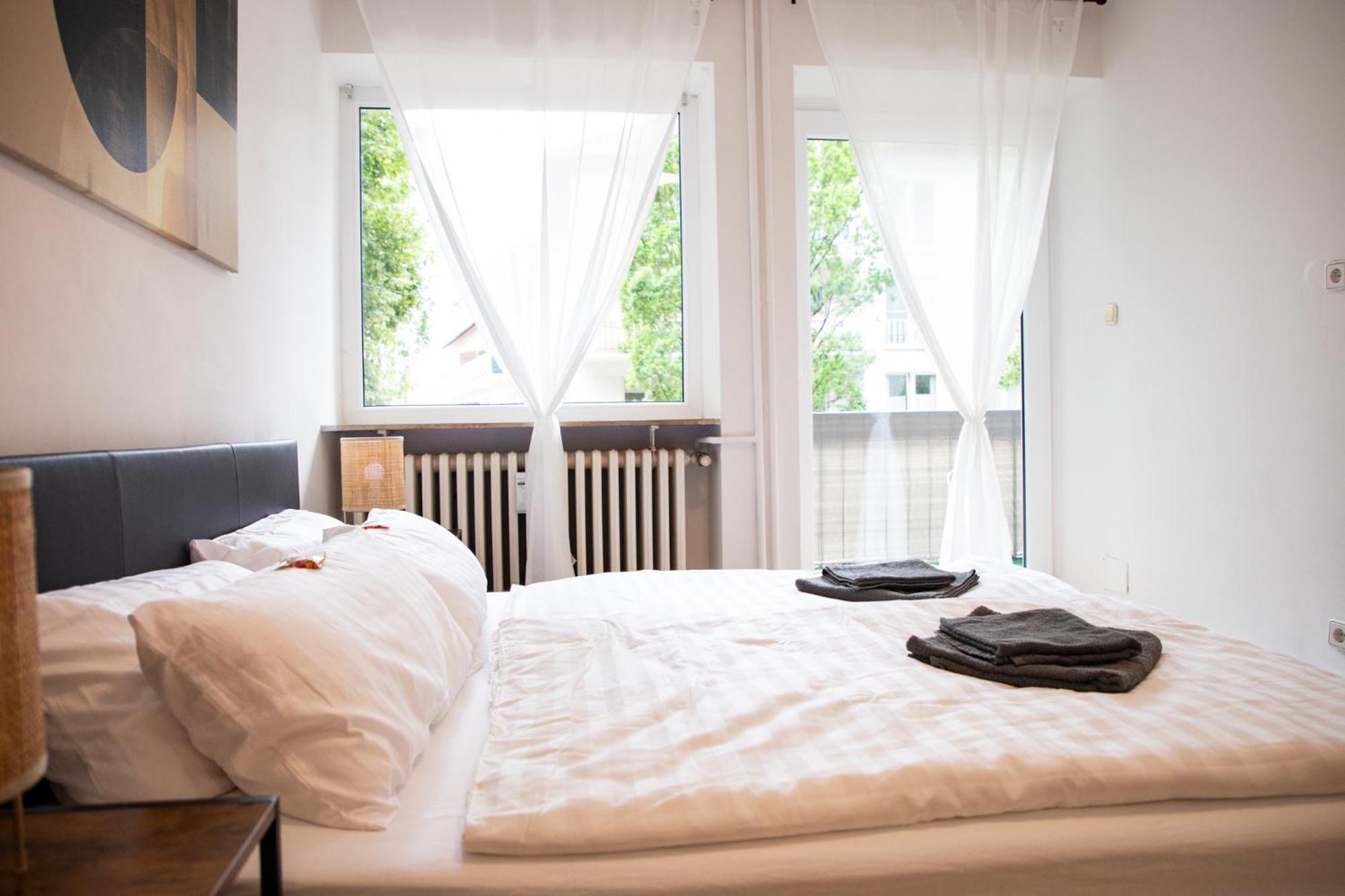 Me Living Bad Pyrmont Innenstadt 10 Meter Balkon المظهر الخارجي الصورة